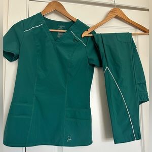 Jaanuu scrub set - green